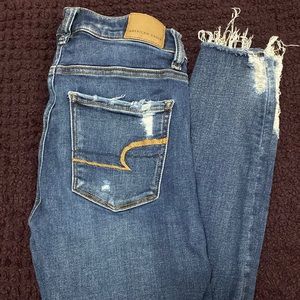 AMERICAN EAGLE JEANS